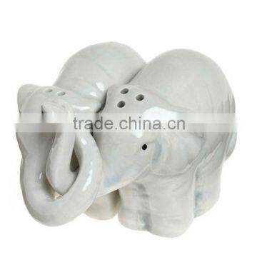 wedding favor ceramic love elephant salt and pepper shakers