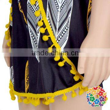 Kids Vintage Black White Feather Yellow Pom Pom Shorts photo-5