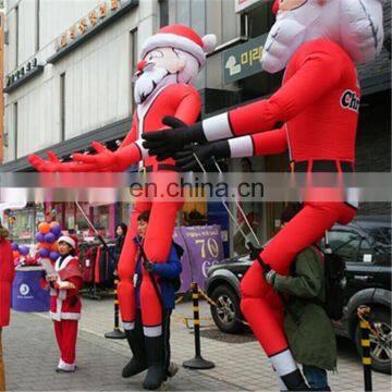 Outdoor Christmas Inflatable Santa Claus on Shoulders for Christmas decoration