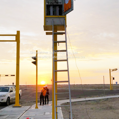 E100 Adaptive Coordinated Traffic Light Controller photo-2