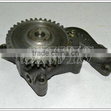 Excavator S6D105 oil pump part no. 6136-52-1100