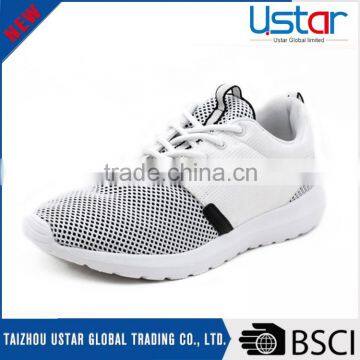 Fashion latest men sports shoes