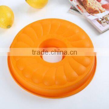 Round Hole Shape Bundt Cake Silicone Mold