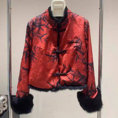 A New Chinese-style Tang Suit for a Petite Figure With Button-down Buttons on Both Sides, Wearing a Whole Leather Rabbit Fur Coat for Women