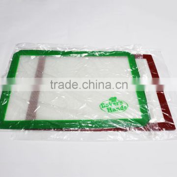 China supplying large non-stick silicone baking mats heat resistant silicone rubber pastry pad mats with fiberglass