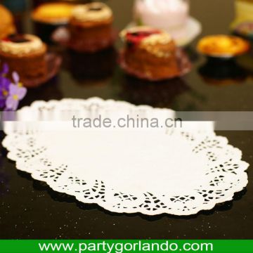 21 x 32cm ivory oval shape paper doily