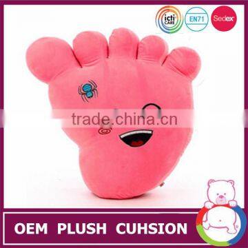 2015 New Wholesale soft foot shaped cushion smiling pillow