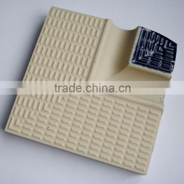 Porcelain internal pool corner tiles