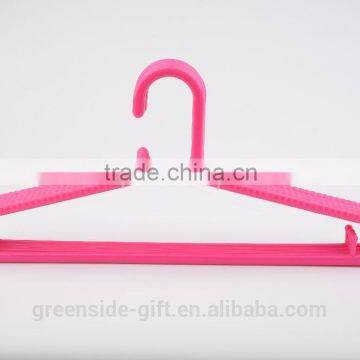 GS8071 plastic clothes hangers