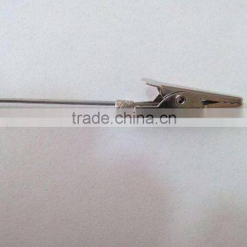 Steel crocodile clip with wire rod