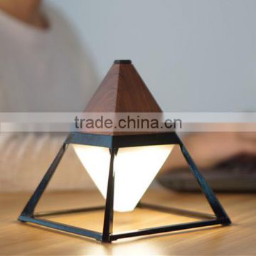 CE/UL/SAA/FCC Modern Pyramid Lamp/Table Lamp/Wall Lamp charge with android usb