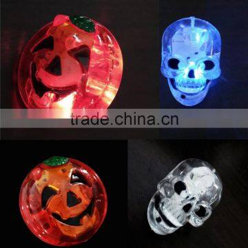 Yiwu electronics led novelty halloween skull and pumpkin flashing light brooch pin