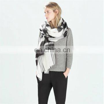 online wholesale fashion tartan scarf and shawl 2016