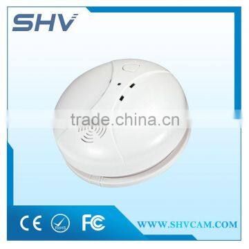 Battery powered wireless smoke detector