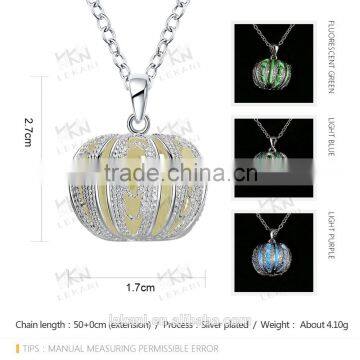 China supplier glow necklace hollow pumpkin pendants shaped with Luminous necklace