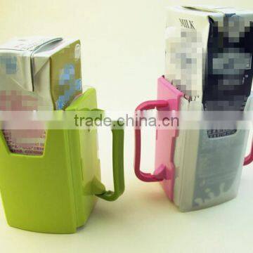 Telescopic cup holder for baby