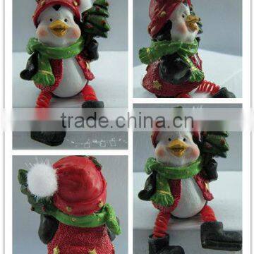 Colorful painting resin figurine, penguin Christmas