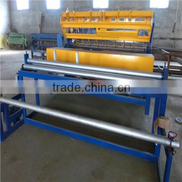 Stadium fencing wire mesh making machine