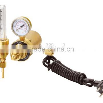 Electricity heated CO2 high pressure gas regulator for welding machine