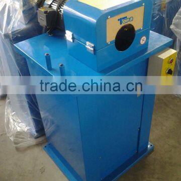 Easy operation internal and external hydraulic hose skiving machine