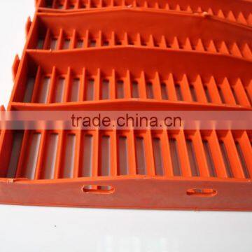 Red Color 500mm*700mm Poultry Animal Plastic Floors for Pig Farm photo-4