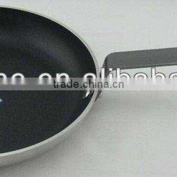 Aluminium frying pan