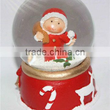 2013 fashional electric resin snow globe