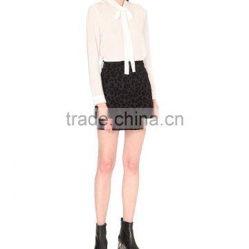 Wholesale Women Self Tie Neck Long Sleeves Pippa Woven Shirt(DQE0117T) photo-2