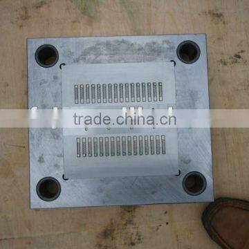 Flat emitter mold