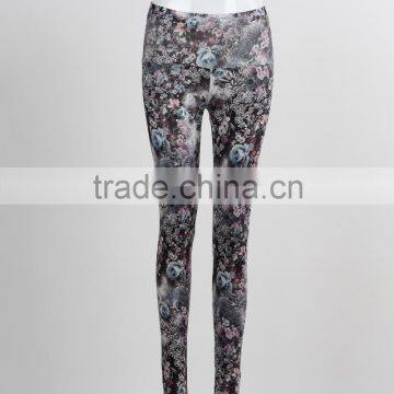 F5S31084 Dark Flower Printed Leggings