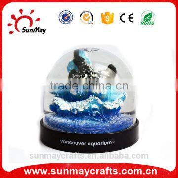 OEM Canada vancouver aquarium souvenir acrylic snow globe for sale