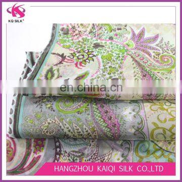 Eco-friendly Abstract Floral Printing Fabric Silk Chiffon Fabric Wholesale Fabrics Chiffon for Lady Dress | Scarf photo-4
