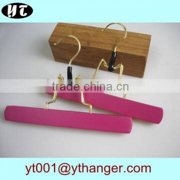 Pink hair extension hangers wooden clamp for hair extention