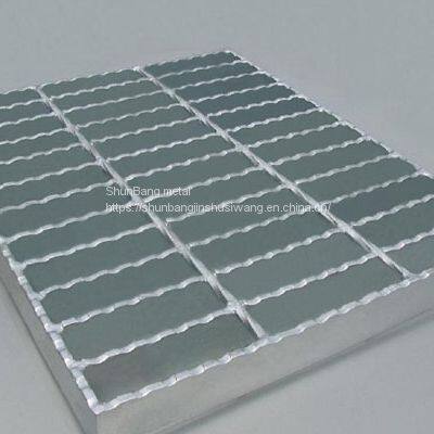 Galvanized steel grating manufacturers sell hot-dip galvanized steel grating and heavy-duty pressure welded galvanized steel grating