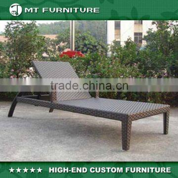 Outdoor Sun Lounger Rattan Pool / Beach Furniture