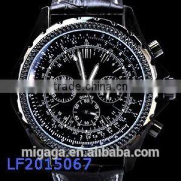 Men Luxury Chronograph Dial Quartz Black leather band Wrist Watch