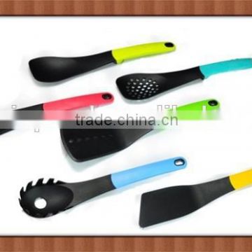 Non-stick plastic kitchen utensils colorful silicone kitchen utensils