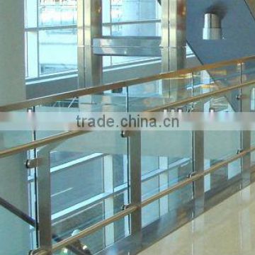 glass balcony railing