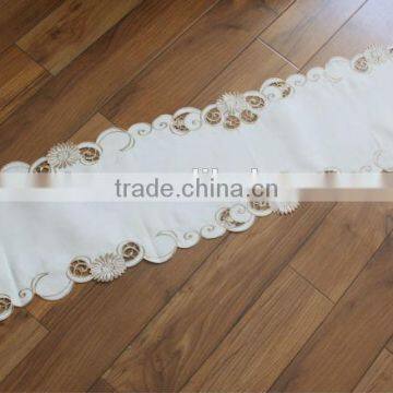table runner white