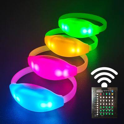 Event Decoration 4 LEDs Remote Control Luminous Wristbands, Light up Custom  DMX Control LED Wristbands