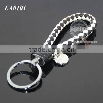 New Arrival Manual Hand Braided Rope Silver Zinc Alloy Metal Tag Braided Leather Cord Black White Leather Straps Weave Keychain photo-2
