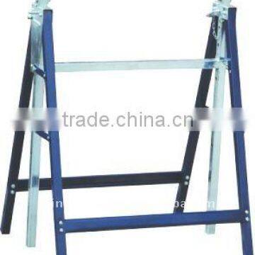 Adjustable wooden working saw horse