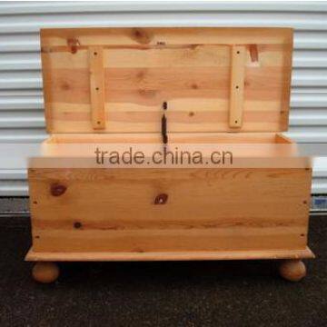 No painted pine storage chest,white body or unfinished chest