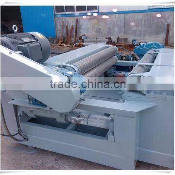 Veneer rotary peeling machine