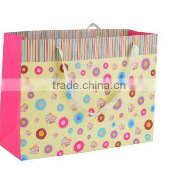 Gift decoration 70-250 gsm color printed shopping paper handle bags