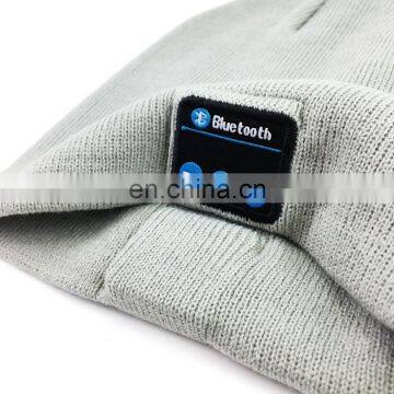 Custom Acrylic Reversible Blue Tooth Beanie Hat With Woven Label for Women photo-3