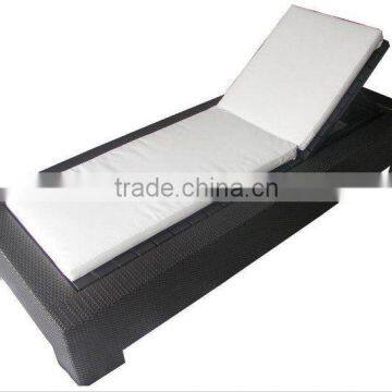 Outdoor Poolside Sun Bed Wicker Rattan Chaise Lounger