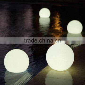 outdoor different size magic led light up swimming pool ball light/ PE material led waterproof floating ball with hook