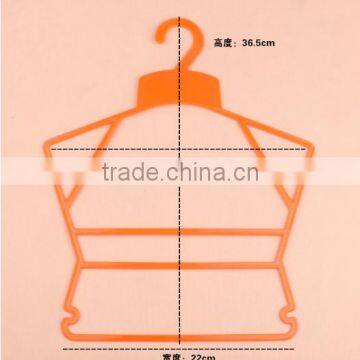 Yiwu Wholesale Body Shape Dispaly Plastic Clothes and Pants Hangers for Kids photo-5
