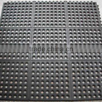 rubber anti-fatigue mat used in washing room